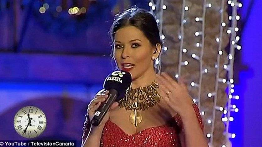 بالصور والفيديو: اتّهمها المشاهدون بعدم ارتداء الملابس الداخليّة... هل هم على حق؟