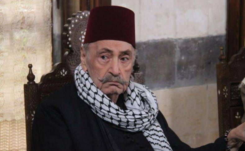 بالصور - هكذا ودع النجوم السوريون رفيق سبيعي ... ونجله سيف ينهار في الجنازة!