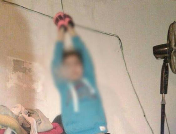 والد متوحّش علّق ابنته واعتدى عليها.. هذا ما حصل في لبنان!