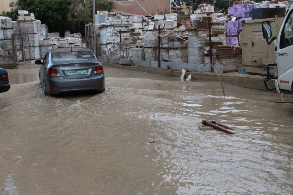 العاصفة تسببت باضرار في صور ومنطقتها