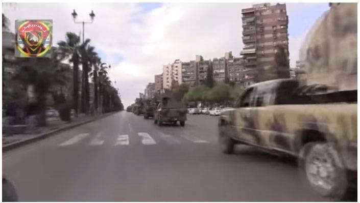فيديو || بعد نجاحها في معارك داريا  و خان الشيح  ارتال من قوات النخبة السورية تصل وادي بردى لحسم المعارك