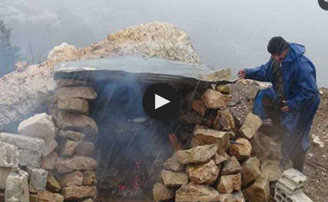 شاهد بالفیدیو..ماذا يتناول أفراد الجيش السوري قبل مواجهة الإرهابيين