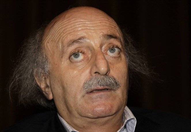 بالصورة: جنبلاط يكشف عن جريمة ؟!