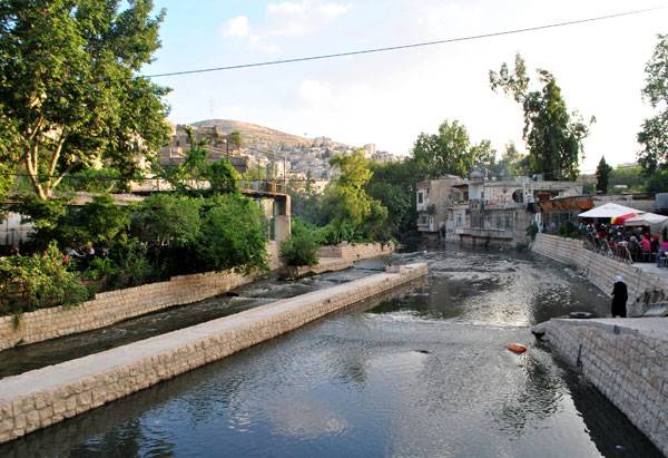 الجيش السوري يستعيد بسيّمة في وادي بردى وتفجير انتحاري في دمشق