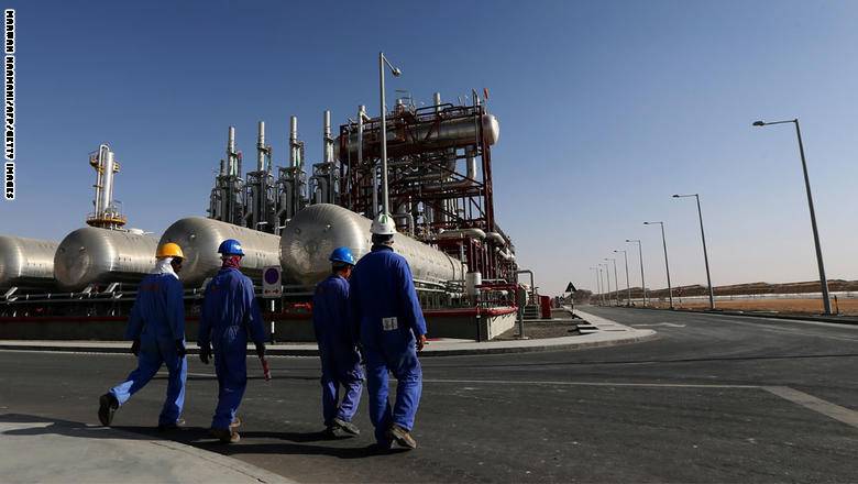 الإمارات تستثمر المليارات لتتحول إلى الطاقة النظيفة