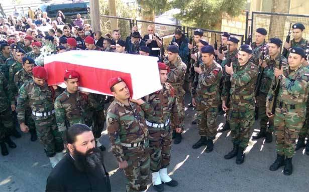 مأتم رسمي وشعبي للرقيب أول الحاج في جديدة مرجعيون
مُمثّل الصراف وقهوجي: ضريبة دم نقدّمها في سبيل لبنان