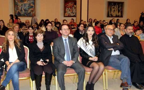 توزيع هدايا الميلاد لأطفال برج حمود
برعاية وزير السياحة