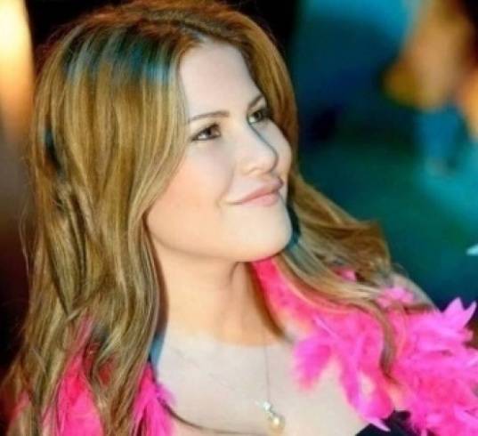 عروض بالجملة لابنة ميرفت امين وحسين فهمي للتمثيل... هل توافق؟!