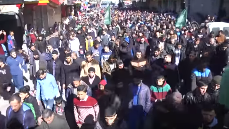 تفاقم أزمة كهرباء غزة.. حرق صور عباس في جباليا وحماس تحمل الحكومة الفلسطينية المسؤولية