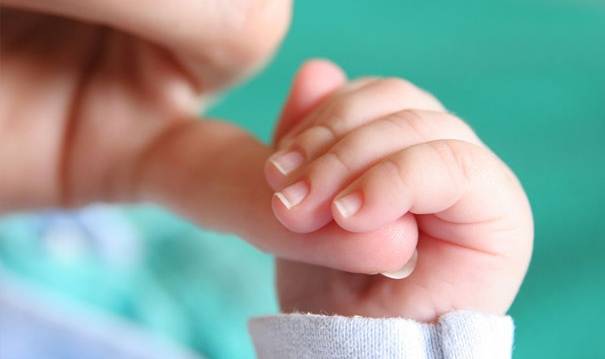 الوخز بالإبر مفيد للرضع!