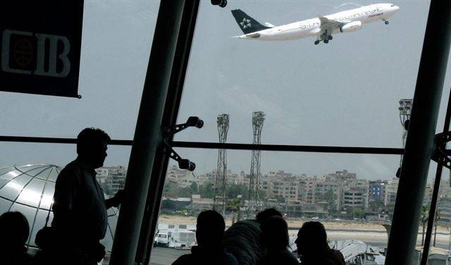 بالتفاصيل.. أميرة خليجية تهدد بخلع سروالها في مطار القاهرة