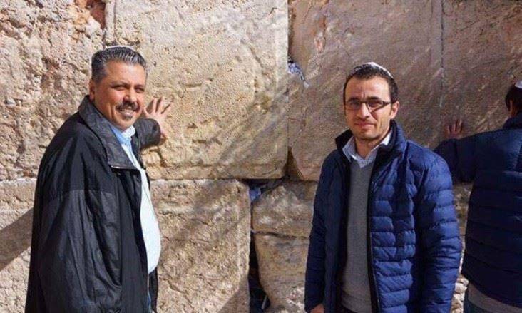 ممثلون عن "المعارضة السورية" عند حائط المبكى بقلنسوات يهودية!