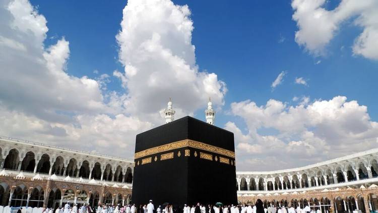تعرف على السبب الحقيقي لحظر الطيران فوق مكة المكرمة
