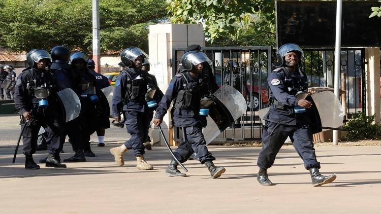 زعماء أفارقة يبحثون أزمة السلطة في غامبيا