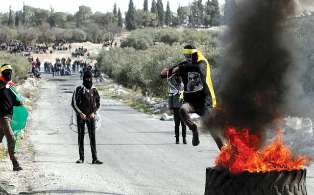 استشهاد فلسطيني ومقتل جندي اسرائيلي خلال المواجهات