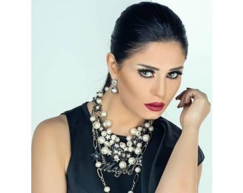 منة فضالي تنشر صورة مع والدتها وتكشف عن حالتها الصحية !