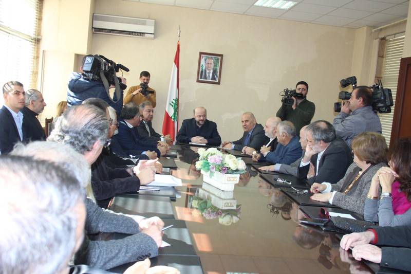 اجتماع للرياشي مع ناشري الصحف وتشكيل لجنة لإنجاز مذكرة بالاقتراحات لرفعها الى رئيس الحكومة