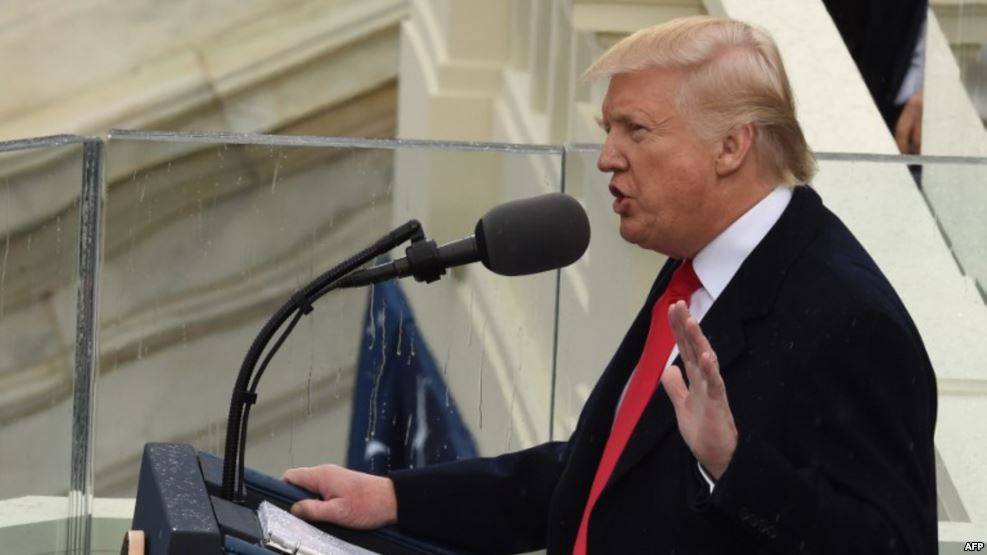 بالفيديو ترامب يدخل البيت الابيض  مرفوضا من نجوم هوليوود