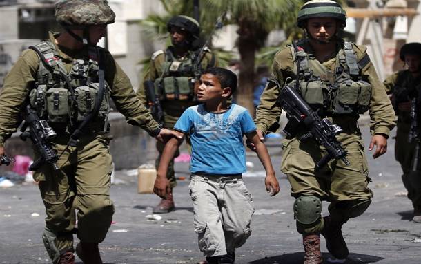 78 طفل فلسطيني يدخل شهرياً للسجون الاسرائيلية