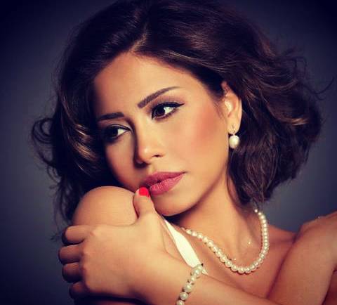 شيرين تثير الجدل  مع هذا الشاب الوسيم