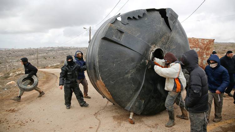 فلسطينيون يحتجزون 4 مستوطنين مسلحين في قرية كسرى قرب نابلس