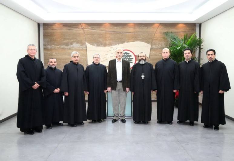 جعجع استقبل وفدين من الرهبانية المارونية وبلدية ديردوريت