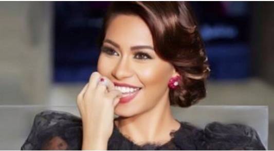 بالفيديو- شيرين تسخر من عمرو دياب و تهاجم إليسا هل كانت في حالة غير طبيعية؟