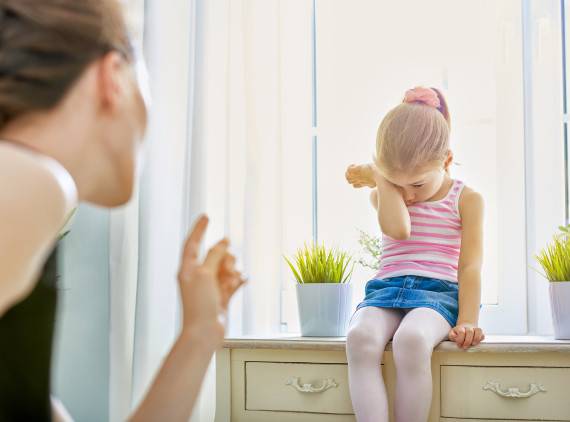 الضرب ممنوع.. 4 طرق لمعاقبة الطفل دون إيذائه