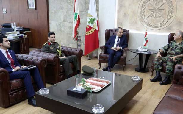 قهوجي بحث وسفير مصر
التعاون بين جيشي البلدين