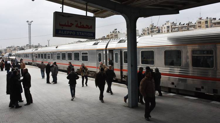 القطار بين شرق حلب وغربها يستأنف نشاطه