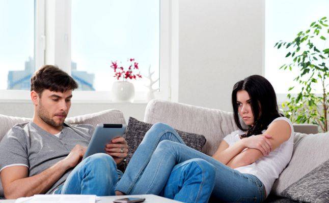 كيف تتعاملين مع من يتقصد تجاهلك؟