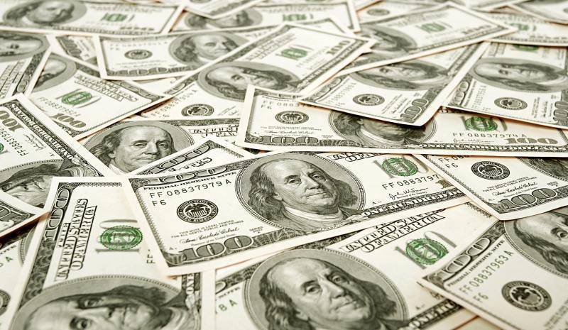 الدولار يواصل الارتفاع بعد تصريحات ترامب بشأن المكسيك