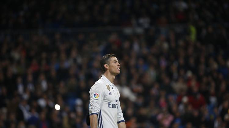 رونالدو يهين جماهير ريال مدريد بألفاظ بذيئة!