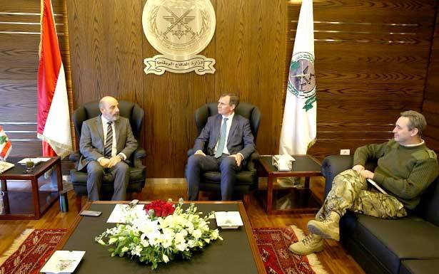 شورتر عرض ودريان الأوضاع
الصراف : على بريطانيا دعم الجيش
