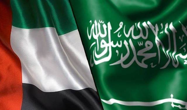 السعودية والإمارات تعلّقان على قرار ترامب حول الهجرة