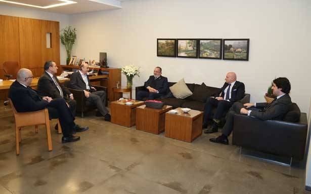 عرض والكتائب قانون الإنتخاب
جعجع : «المختلط» الجامع الوحيد لكلّ الأطراف