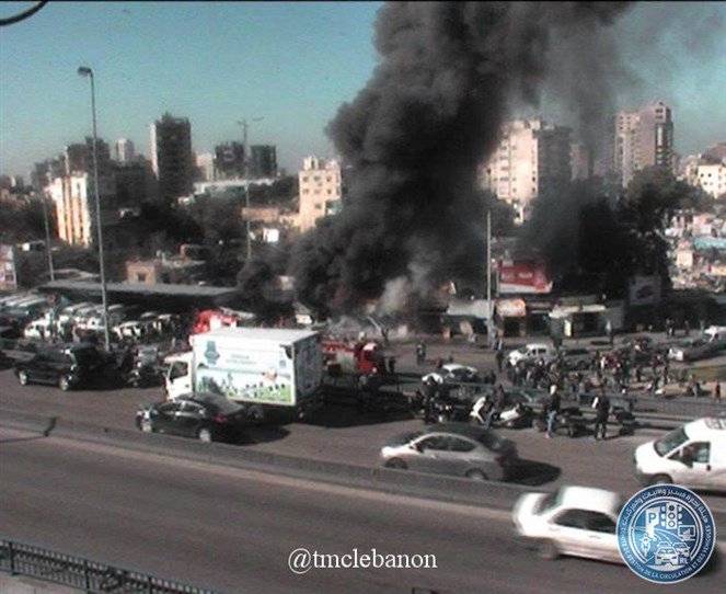 بالصورة - حريق كبير بمحلات تجارية بمحاذاة موقف الكولا