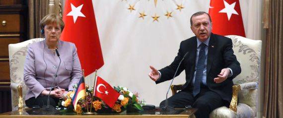 قاطَع ميركل غاضباً.. أردوغان: أنا رئيس مسلم وأرفض عبارة "الإرهاب الإسلامي"، فيديو
