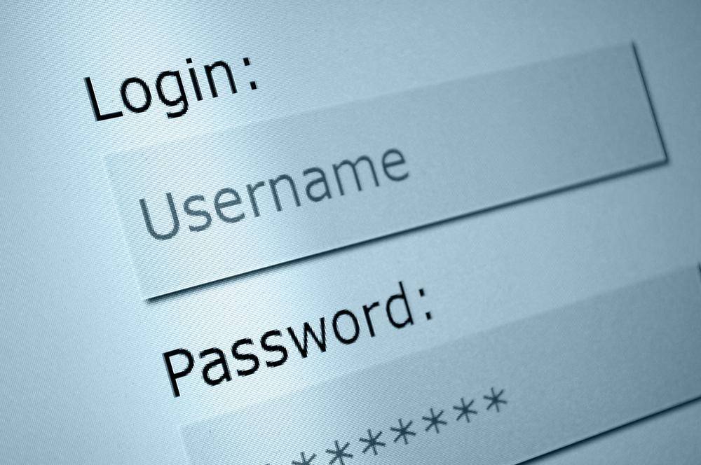 احذروا هذه التصرفات على الإنترنت.. فهي جرائم!