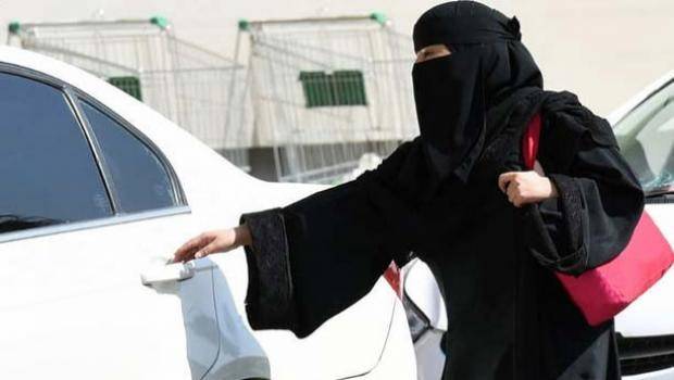 ركبت معه بالسيارة وتحرَّش بها.. وهذا ما فعلته!
