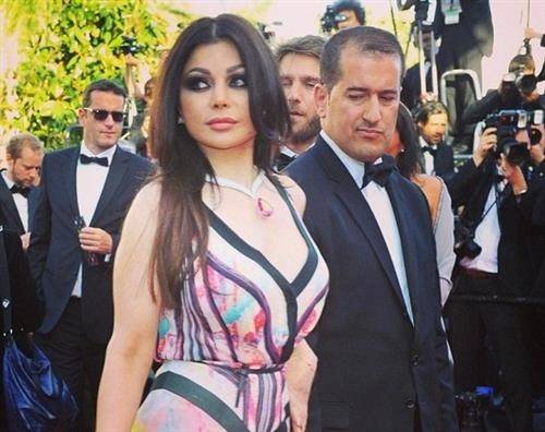 كيف تتعاملين مع زوجك العاشق للفنانات الشهيرات؟