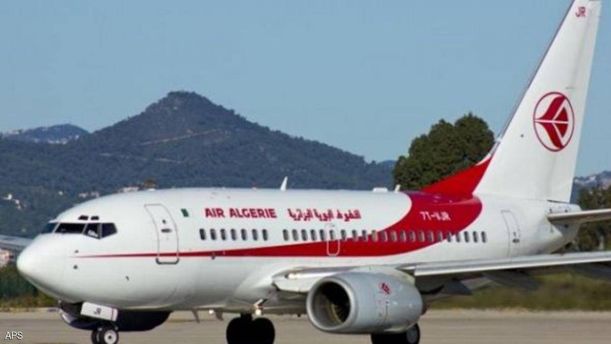 طائرة جزائرية على متنها 64 شخصا تتعرض لحادث