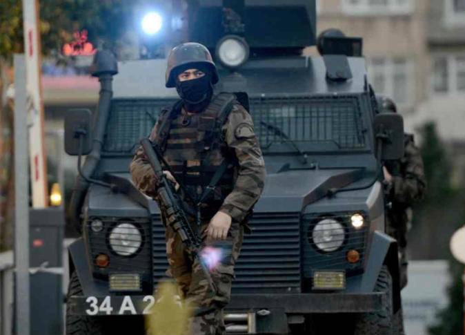 توقيف 60 شخصاً في عملية ضد 
