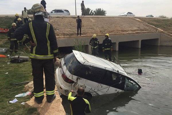 سقوط مروِّع لسيارة بمجرى مائي ومصرع طفلين والسائق