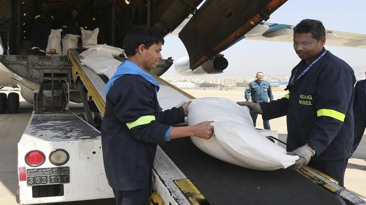 مركز «حميميم» يوزع 12 طنًا من المواد التموينية في سوريا