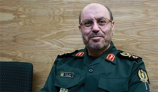 العميد دهقان: ايران صنعت اكثر من 115 سلاحًا جديدًا خلال الاعوام الثلاثة الاخيرة