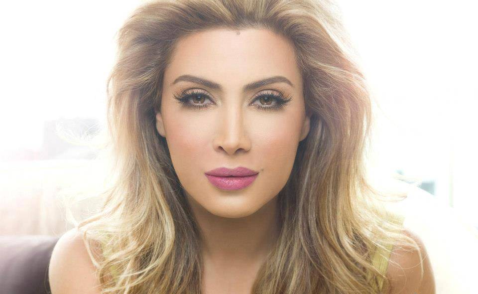 نوال الزغبي تثير جدلا واسعا بلباس النوم (صور)