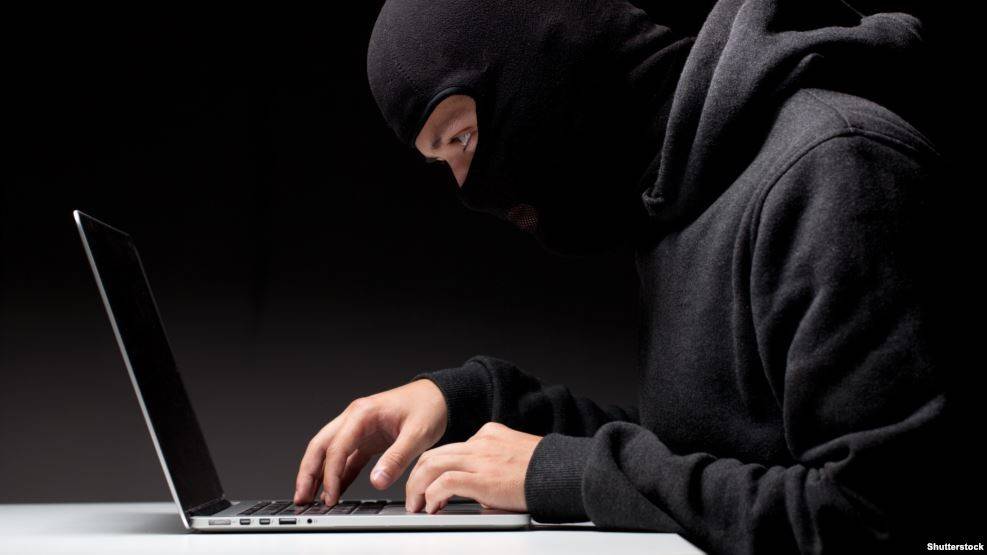 معلوماتك الشخصية معروضة للبيع على الإنترنت.. وهذه أسعارها