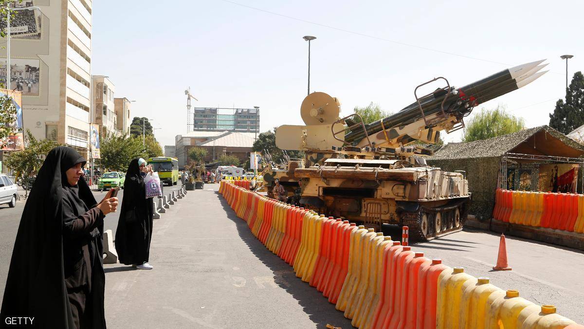 واشنطن مصرة على محاربة "إيران الشريرة".. وموسكو قلقة