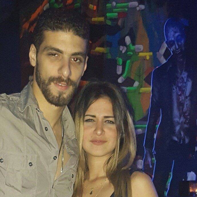 ذهب لمشاهدة مباراة مصر فقتلوه أمام خطيبته